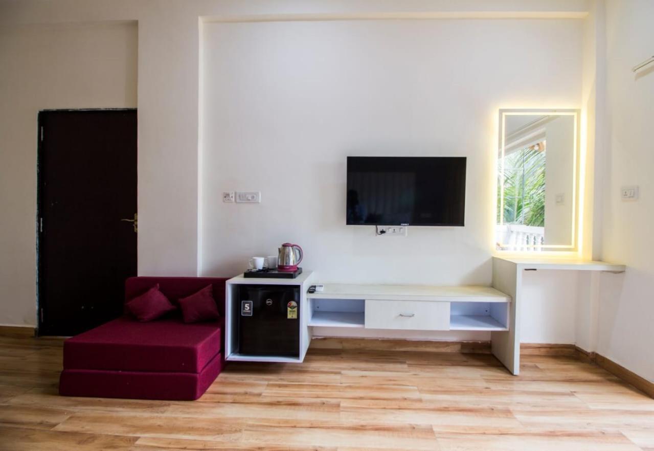 The Me Ra Kee House Hotel Morjim Eksteriør billede
